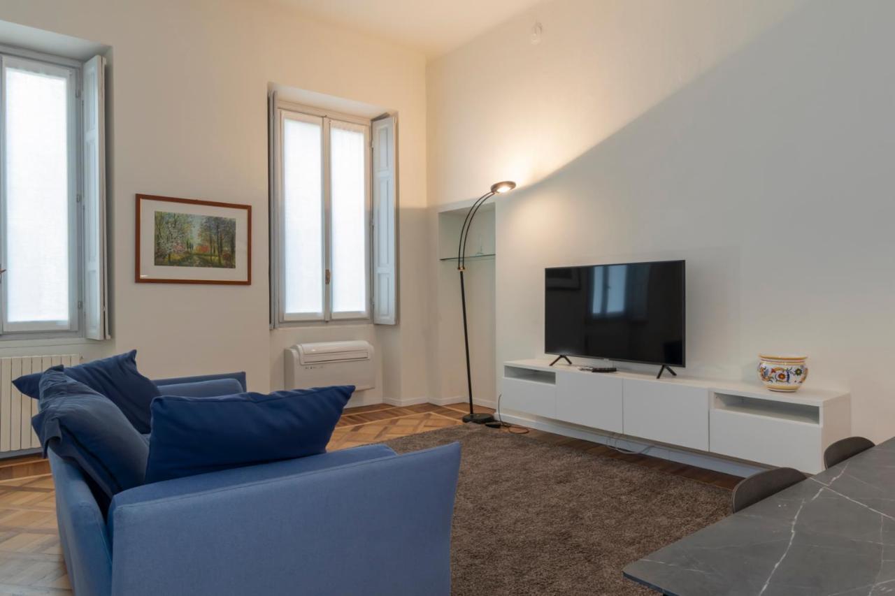 Luxury Apartment Near Duomo Italia 38 Milan Exterior photo